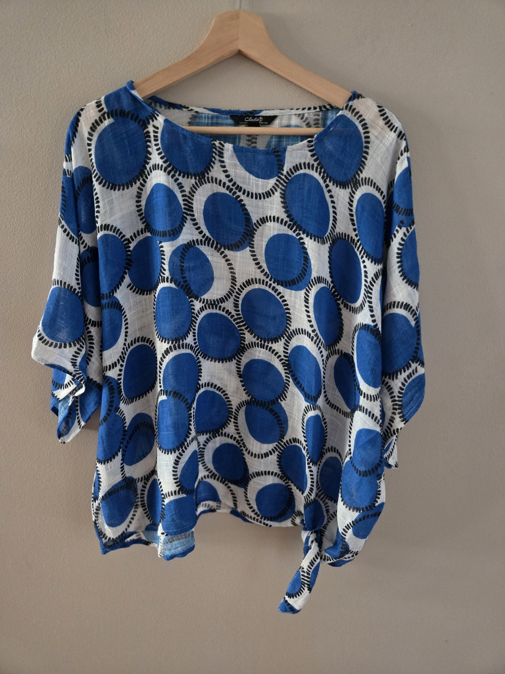 CHARLIE B Blue & White Circle-Print Tie-Hem Blouse Linen Blend